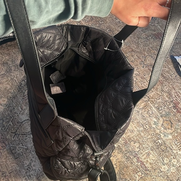 NWT Lulu Sport Brewster Tote Black Quilted Zipper - Picture 7 of 10